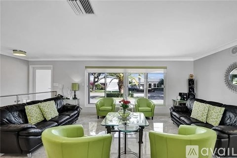 2830 Northeast 55th Street 3 Beds Single Family Home for Rent - Photo Gallery 11