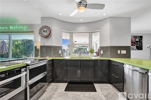 2830 Northeast 55th Street 3 Beds Single Family Home for Rent - Photo Gallery 19