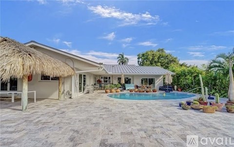 2830 Northeast 55th Street 3 Beds Single Family Home for Rent - Photo Gallery 25