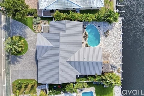 2830 Northeast 55th Street 3 Beds Single Family Home for Rent - Photo Gallery 4