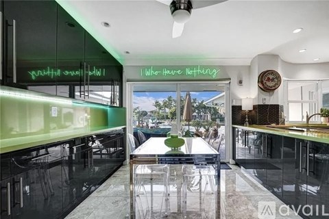 2830 Northeast 55th Street 3 Beds Single Family Home for Rent - Photo Gallery 31