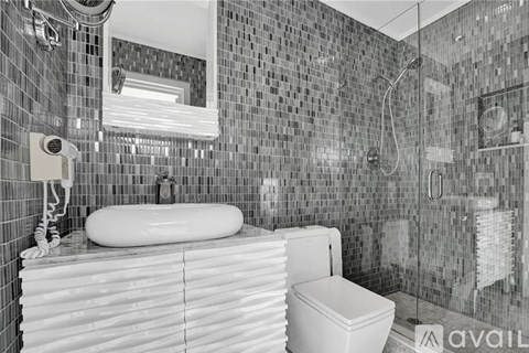 2830 Northeast 55th Street 3 Beds Single Family Home for Rent - Photo Gallery 38