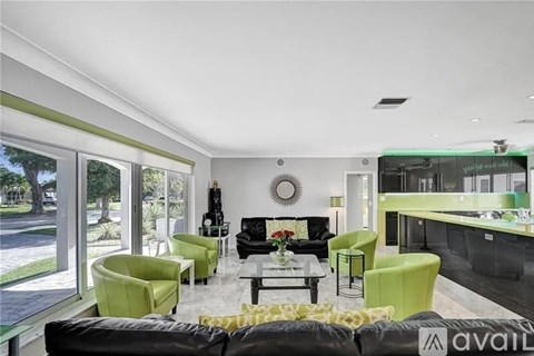 2830 Northeast 55th Street 3 Beds Single Family Home for Rent - Photo Gallery 43