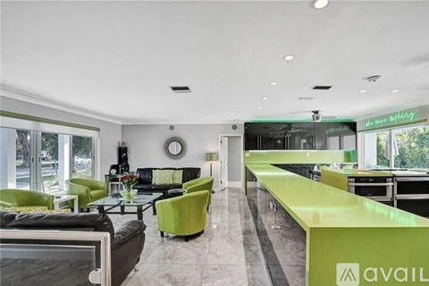 2830 Northeast 55th Street 3 Beds Single Family Home for Rent - Photo Gallery 8