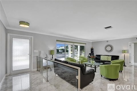 2830 Northeast 55th Street 3 Beds Single Family Home for Rent - Photo Gallery 79