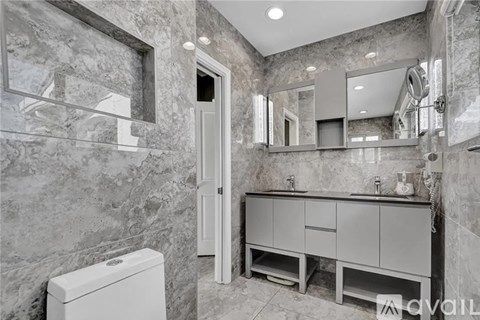 2830 Northeast 55th Street 3 Beds Single Family Home for Rent - Photo Gallery 9