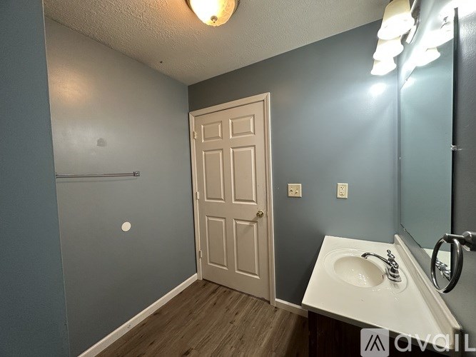 104 W Davis St 4 Beds Single Family Home for Rent - Photo Gallery 11