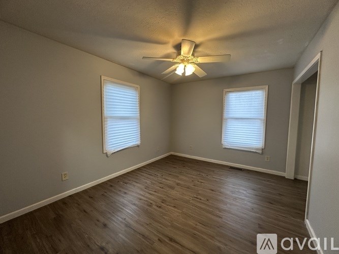 104 W Davis St 4 Beds Single Family Home for Rent - Photo Gallery 14