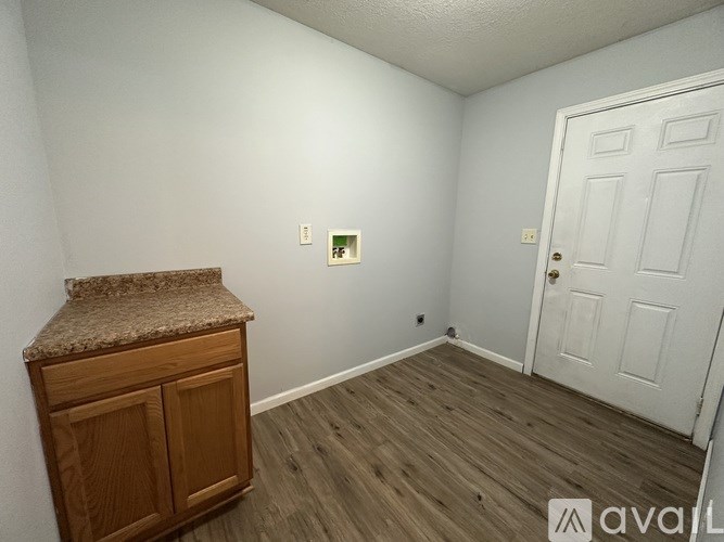 104 W Davis St 4 Beds Single Family Home for Rent - Photo Gallery 4