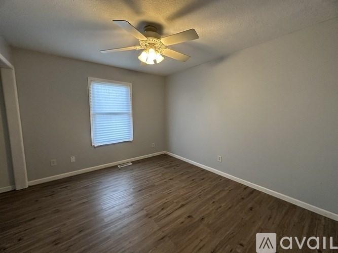 104 W Davis St 4 Beds Single Family Home for Rent - Photo Gallery 7