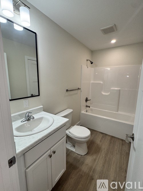1101 Emerald Cove Drive 3 Beds Townhouse for Rent - Photo Gallery 11