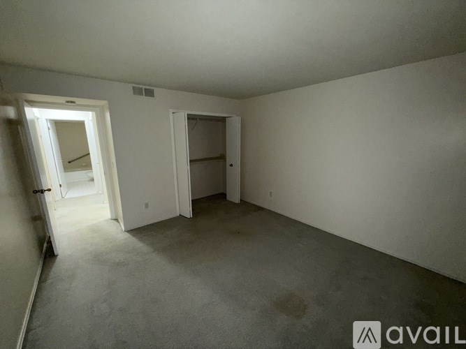 30414 Orchard Lake Rd 2 Beds Condo for Rent - Photo Gallery 8