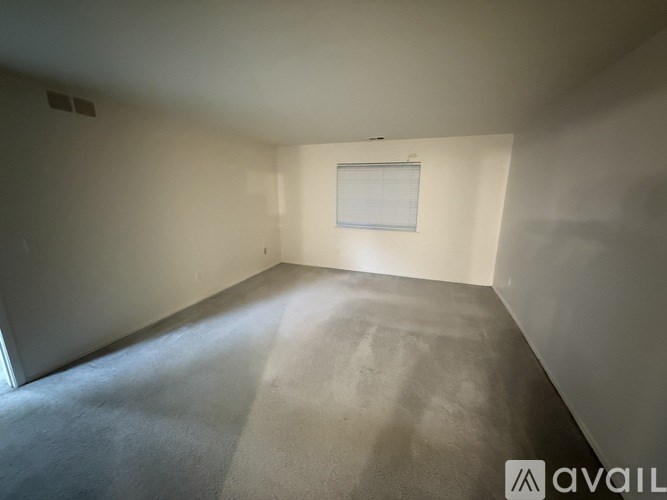 30414 Orchard Lake Rd 2 Beds Condo for Rent - Photo Gallery 9