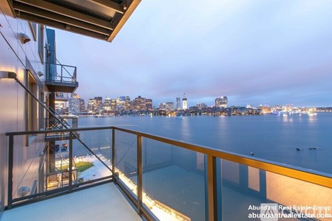 45 Lewis St 2 Beds Apartment for Rent