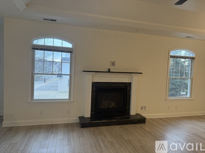 201 Adams Pointe Blvd 2 Beds Apartment for Rent - Photo Gallery 9