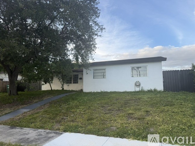 10371 SW 201st Terrace 3 Beds Single Family Home for Rent - Photo Gallery 3