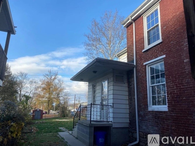 114 North Brown Street 3 Beds Single Family Home for Rent - Photo Gallery 6