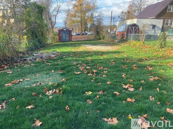 114 North Brown Street 3 Beds Single Family Home for Rent - Photo Gallery 10