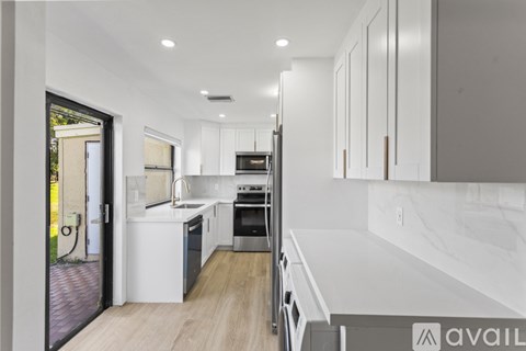 6225 NW 171st St 2 Beds Single Family Home for Rent - Photo Gallery 4