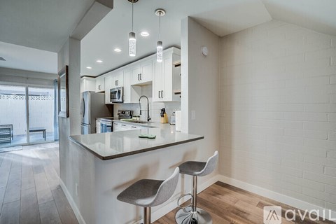 4848 North Woodmere Fairway 2 Beds Condo for Rent - Photo Gallery 2