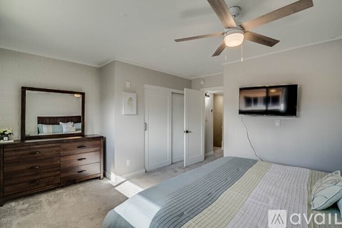 4848 North Woodmere Fairway 2 Beds Condo for Rent - Photo Gallery 16