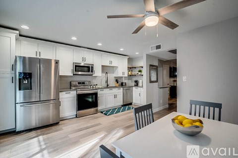 4848 North Woodmere Fairway 2 Beds Condo for Rent - Photo Gallery 3