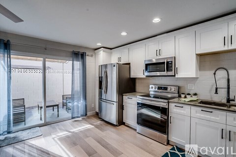 4848 North Woodmere Fairway 2 Beds Condo for Rent - Photo Gallery 4