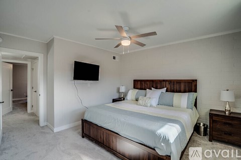 4848 North Woodmere Fairway 2 Beds Condo for Rent - Photo Gallery 6