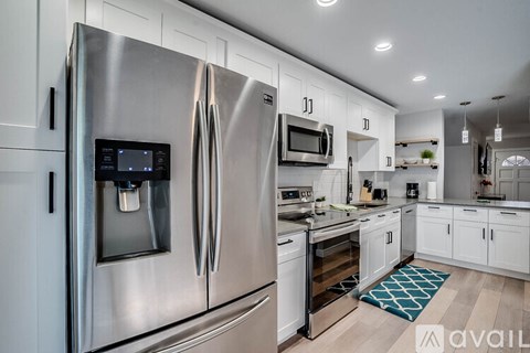 4848 North Woodmere Fairway 2 Beds Condo for Rent - Photo Gallery 8