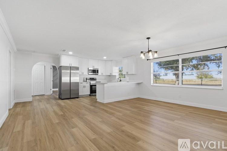 4420 W Carmen St 4 Beds Single Family Home for Rent - Photo Gallery 13