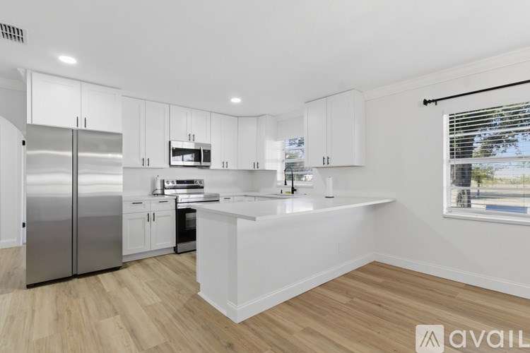 4420 W Carmen St 4 Beds Single Family Home for Rent - Photo Gallery 15