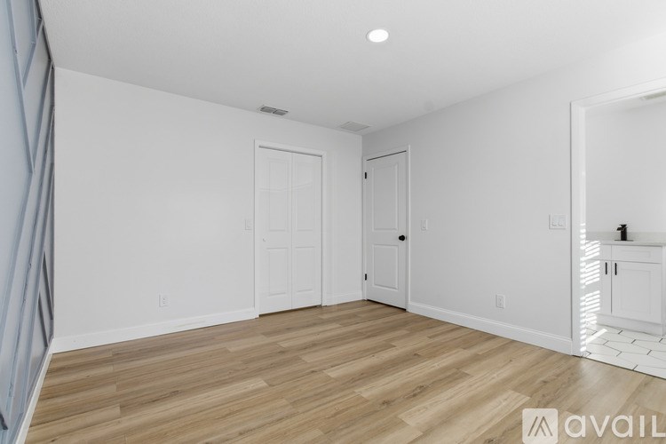 4420 W Carmen St 4 Beds Single Family Home for Rent - Photo Gallery 21