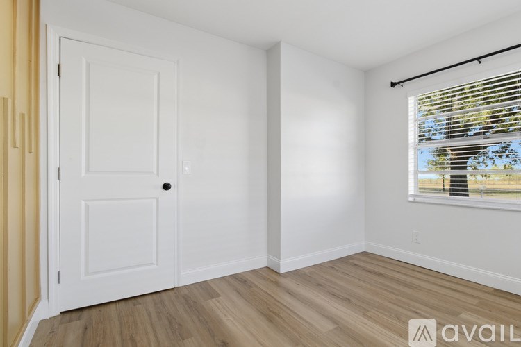 4420 W Carmen St 4 Beds Single Family Home for Rent - Photo Gallery 9