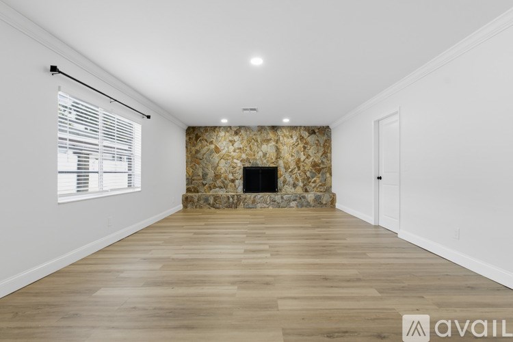 4420 W Carmen St 4 Beds Single Family Home for Rent - Photo Gallery 10