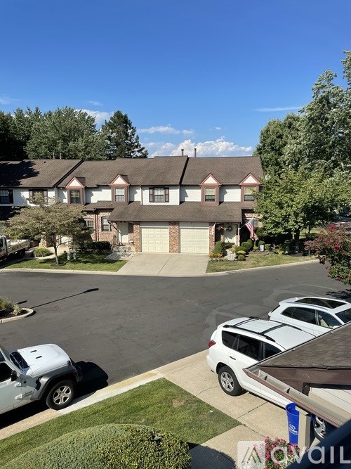 30 Greensward Ln 2 Beds Townhouse for Rent - Photo Gallery 2