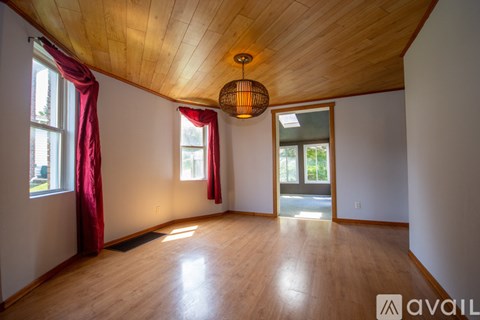 1817 Broadway Ave 3 Beds Apartment for Rent - Photo Gallery 3