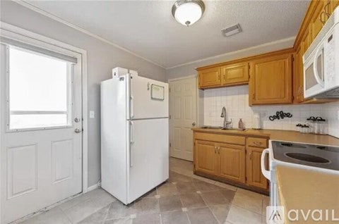 2101 Southwest Wall Street 1 Bed Apartment for Rent - Photo Gallery 4