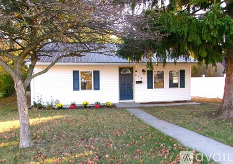 809 Mercer Avenue 2 Beds Apartment for Rent