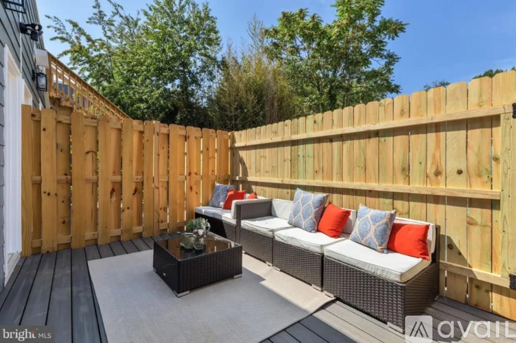 1948 3rd Street Northeast 2 Beds Single Family Home for Rent - Photo Gallery 8