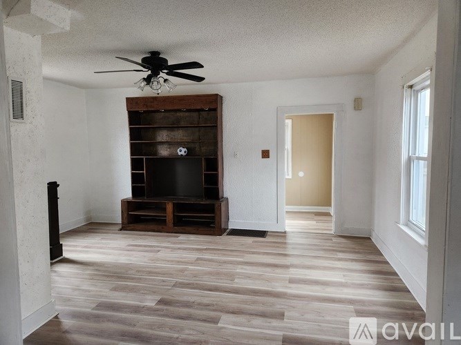 211 South Morgan Street 3 Beds Single Family Home for Rent - Photo Gallery 4