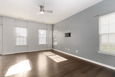 2613 Silverthorn Drive 3 Beds House for Rent - Photo Gallery 16