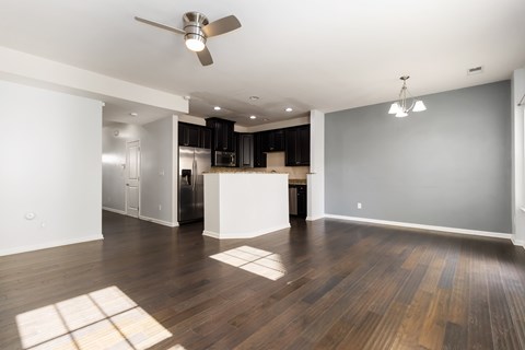 2613 Silverthorn Drive 3 Beds House for Rent - Photo Gallery 5