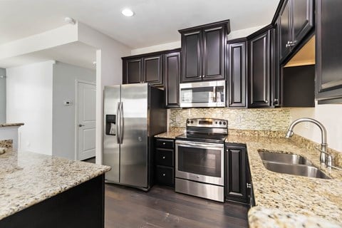 2613 Silverthorn Drive 3 Beds House for Rent - Photo Gallery 24