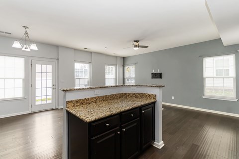 2613 Silverthorn Drive 3 Beds House for Rent - Photo Gallery 10