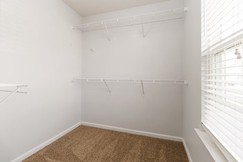 2613 Silverthorn Drive 3 Beds House for Rent - Photo Gallery 3