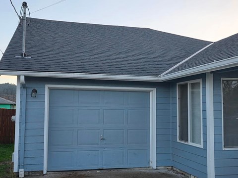 963 SE Miller St                      (1145) 3 Beds Apartment for Rent