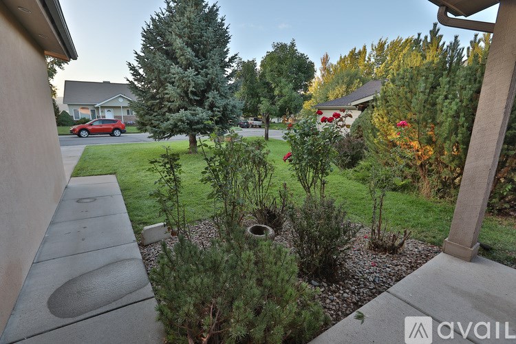 228 South Golden Drive 3 Beds Townhouse for Rent - Photo Gallery 2