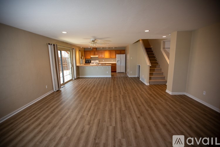 228 South Golden Drive 3 Beds Townhouse for Rent - Photo Gallery 7