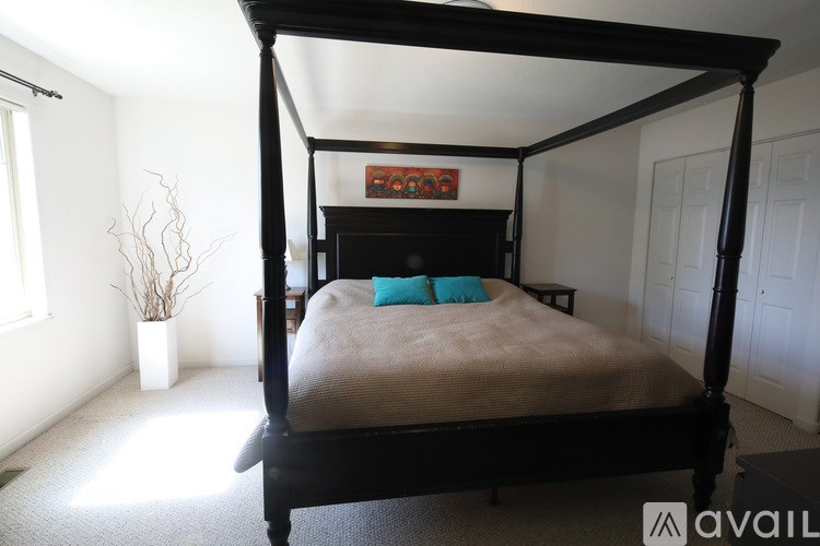 228 South Golden Drive 3 Beds Townhouse for Rent - Photo Gallery 8