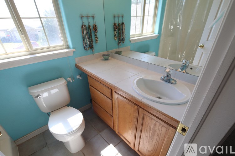 228 South Golden Drive 3 Beds Townhouse for Rent - Photo Gallery 9